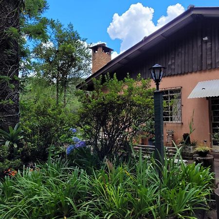 Casa Em Campos Do Jordao - 3 Quartos, Com Churrasqueira Buitenkant foto